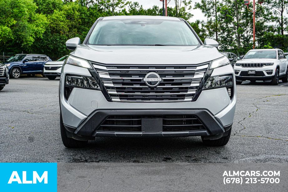 Used 2024 Silver Nissan SV image 10