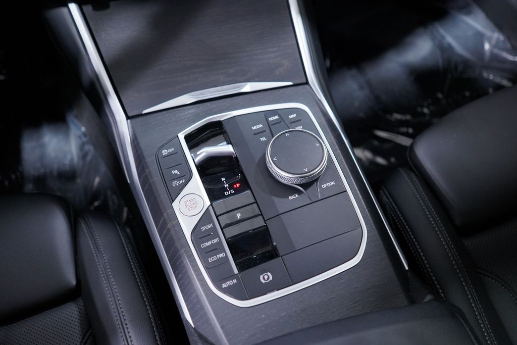 Thumbnail: 2024 BMW 3 Series - 13