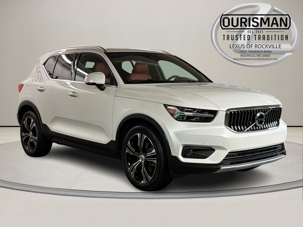 Ice White 2019 Volvo XC40 SUV / Crossover All-Wheel Drive Automatic