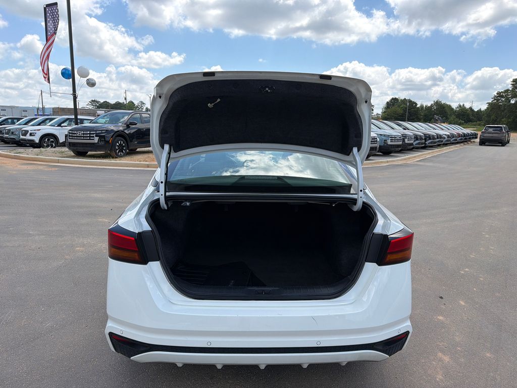 Used 2025 White Nissan 2.5 SV image 18