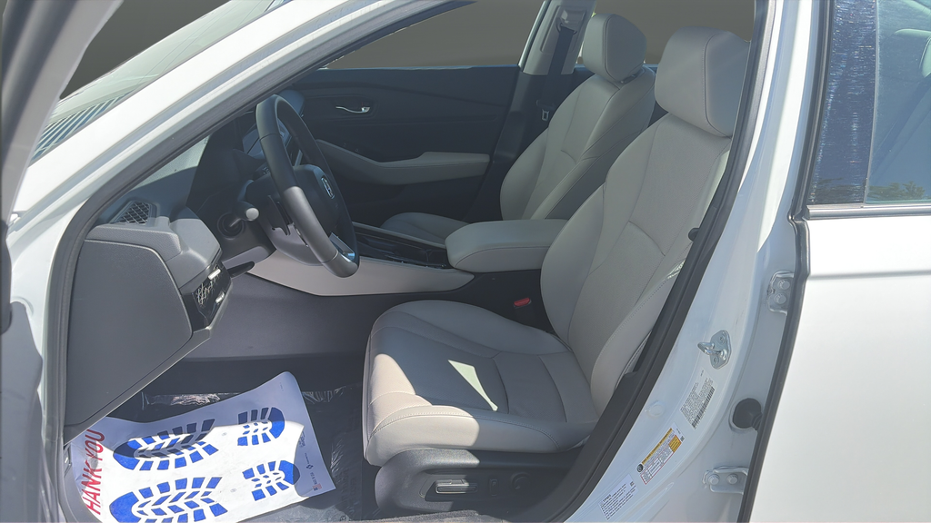 Certified Used 2025 Platinum White Honda Touring image 9