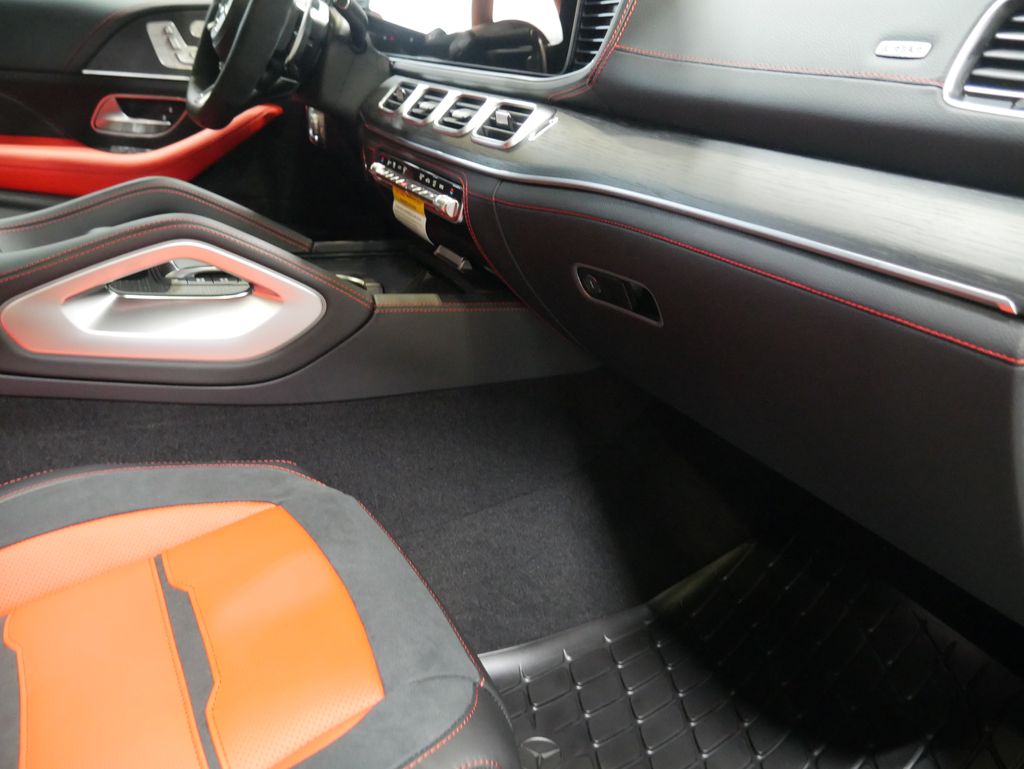 Thumbnail: 2026 Mercedes-Benz GLE - 31