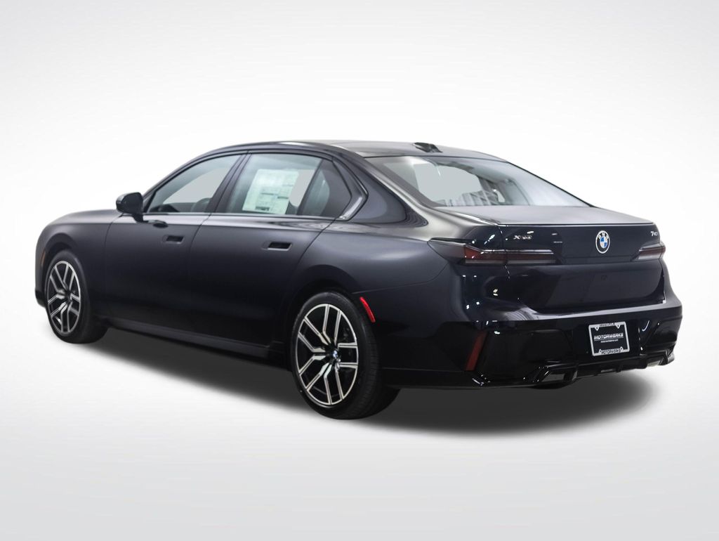 Thumbnail: 2026 BMW 7 Series - 3