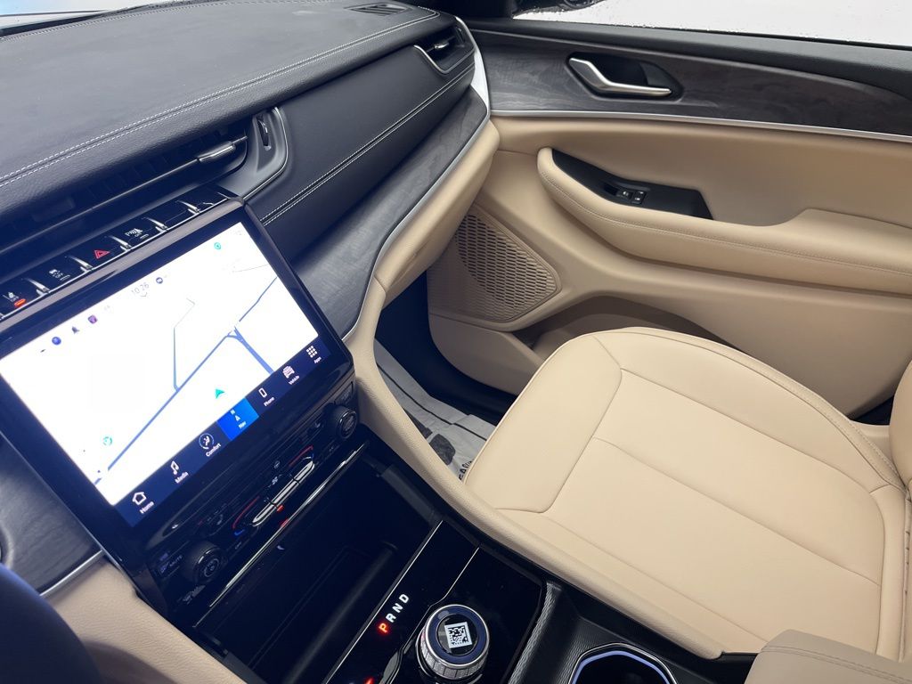 Thumbnail: 2024 Jeep Grand Cherokee - 21