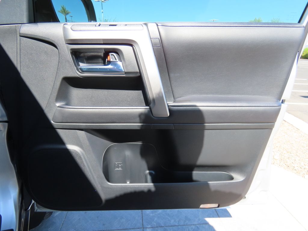2023 Toyota 4Runner SR5 24