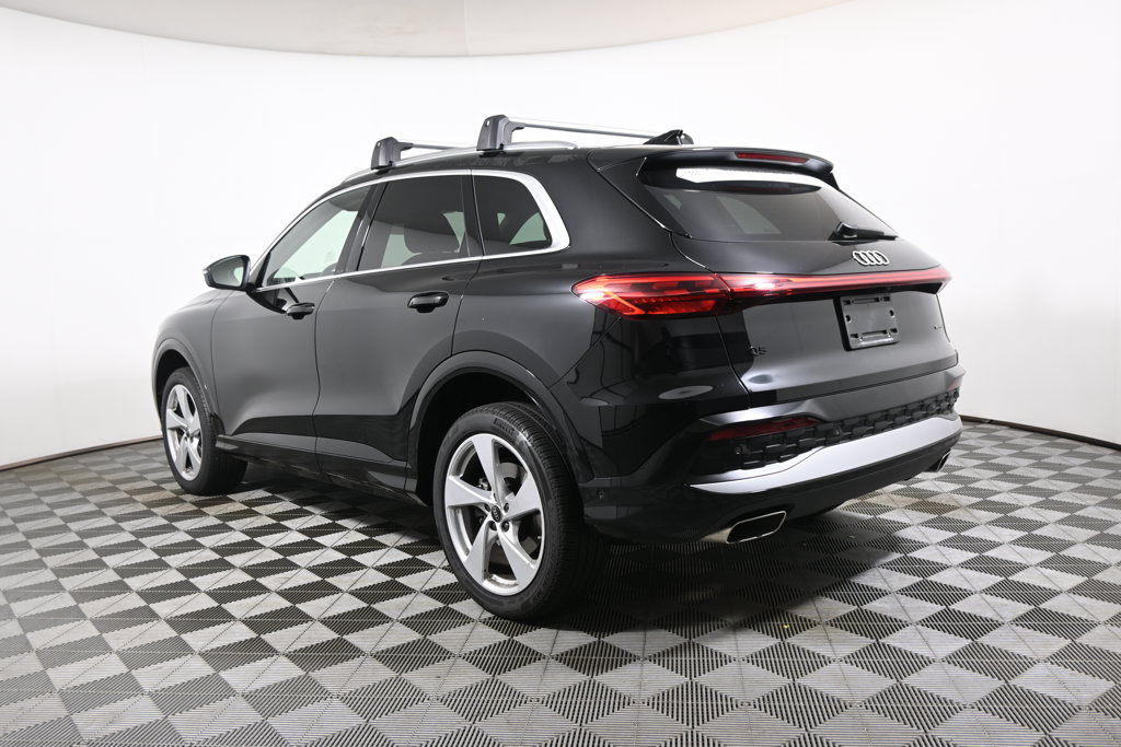 Thumbnail: 2025 Audi Q5 - 5