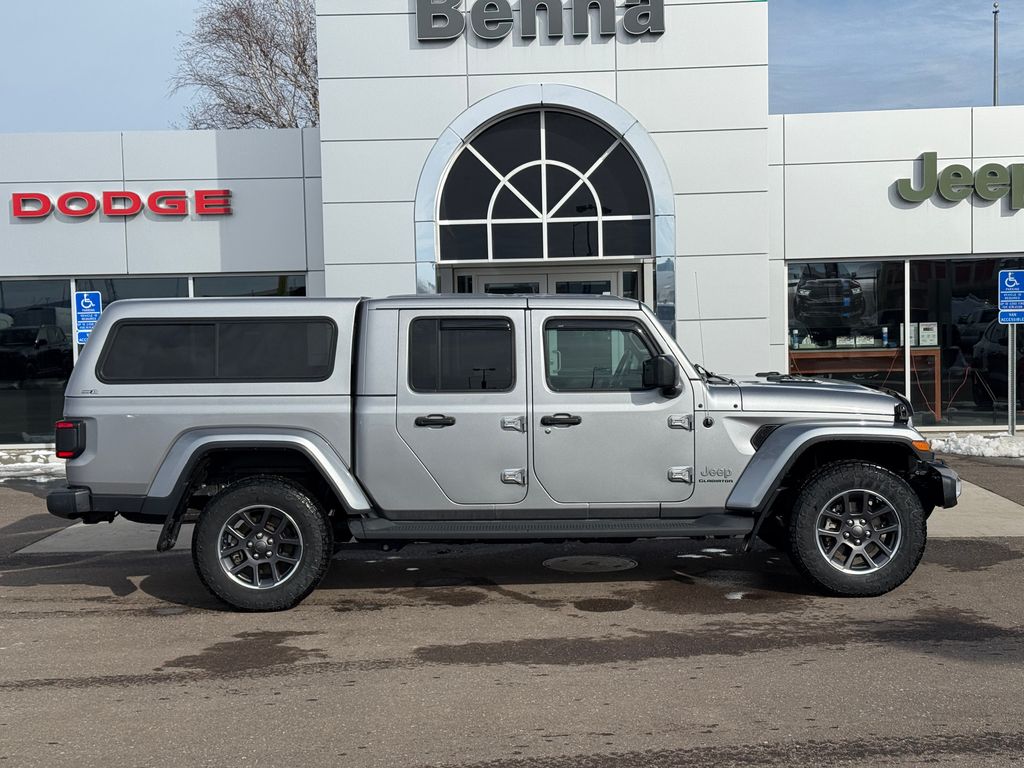 Certified Used 2020 Silver Jeep Overland image 76