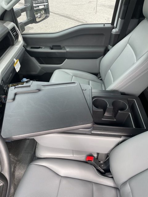 2025 Ford F-550 Chassis XL