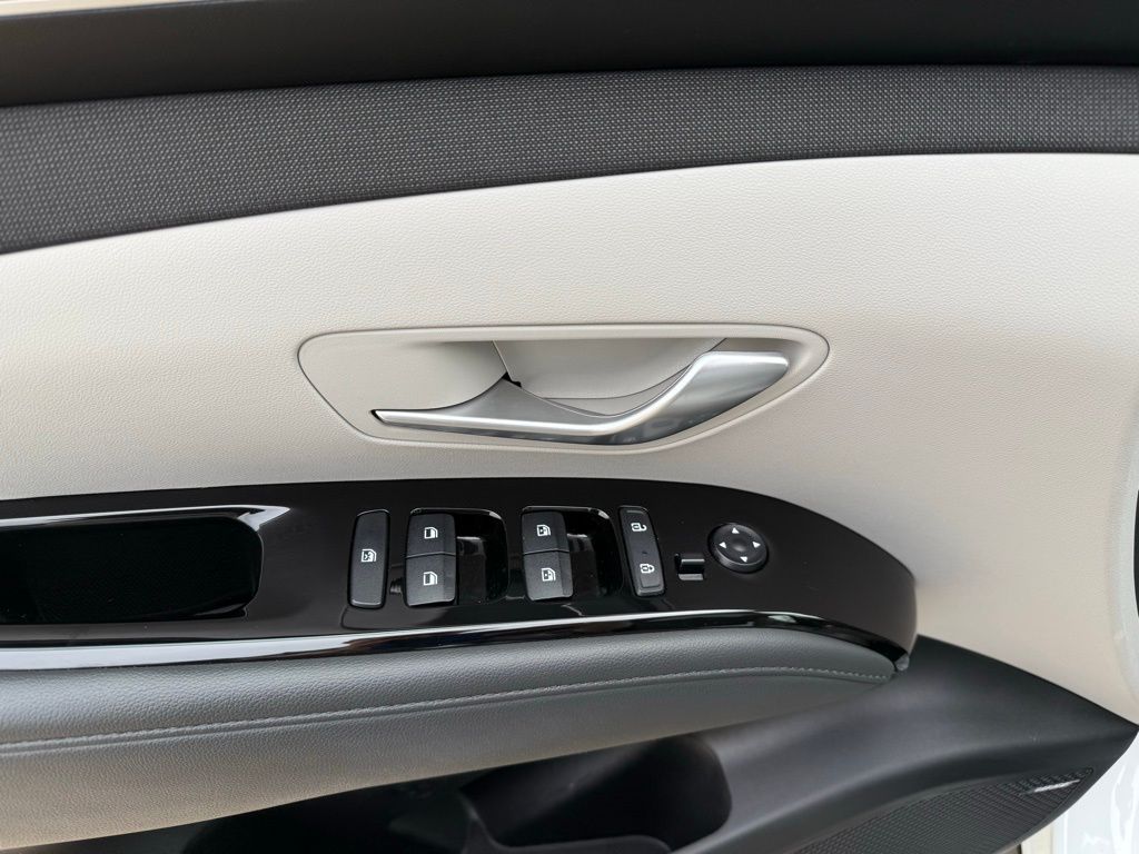 Thumbnail: 2022 Hyundai Tucson - 10