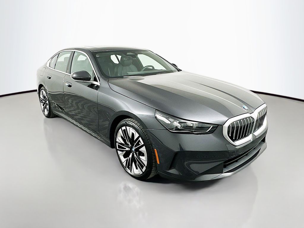 Thumbnail: 2024 BMW 5 Series - 3