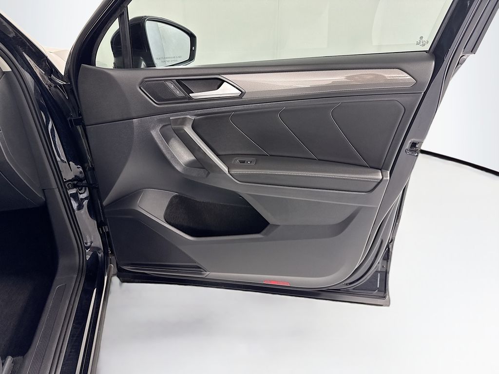 Thumbnail: 2022 Volkswagen Tiguan - 26