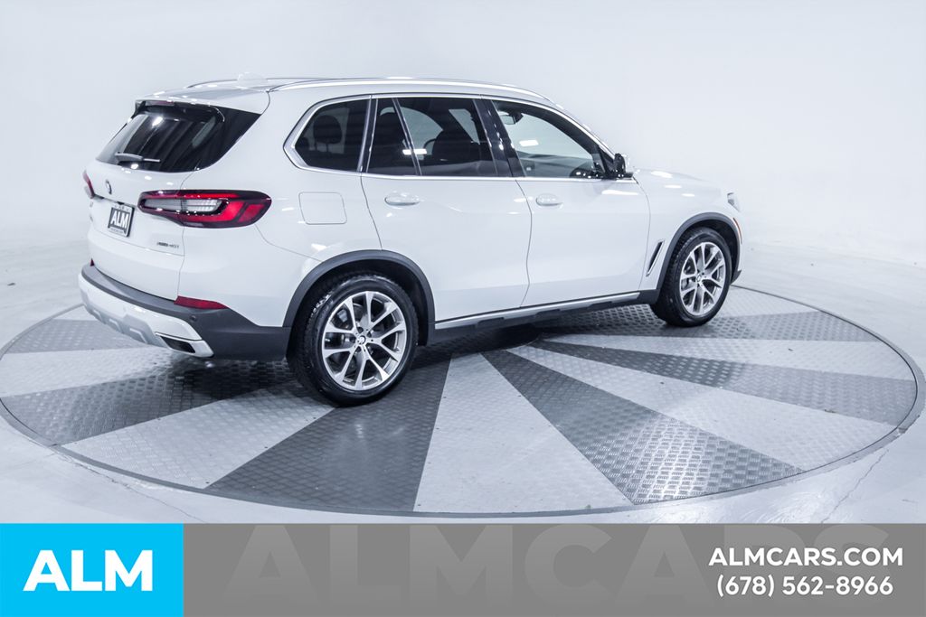 Used 2022 White BMW xDrive40i image 10