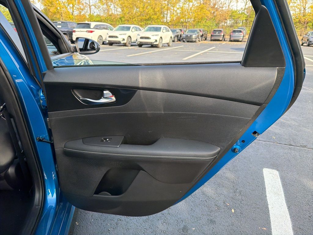 Thumbnail: 2023 Kia Forte - 24