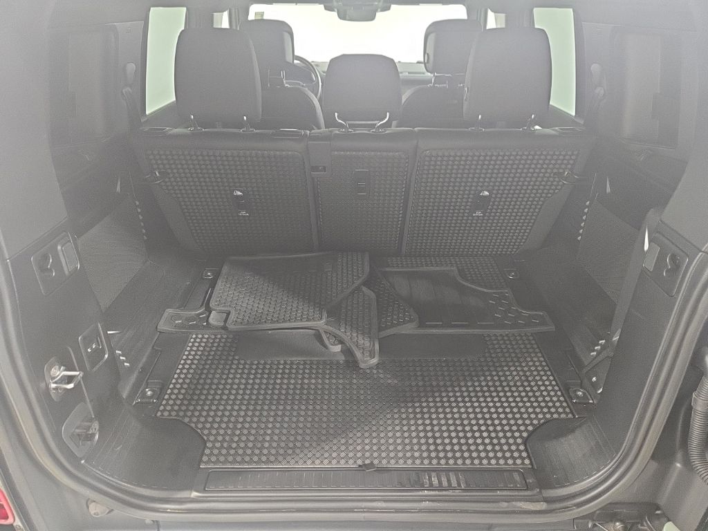 Certified Used 2023  Land Rover 75th Edition image 29