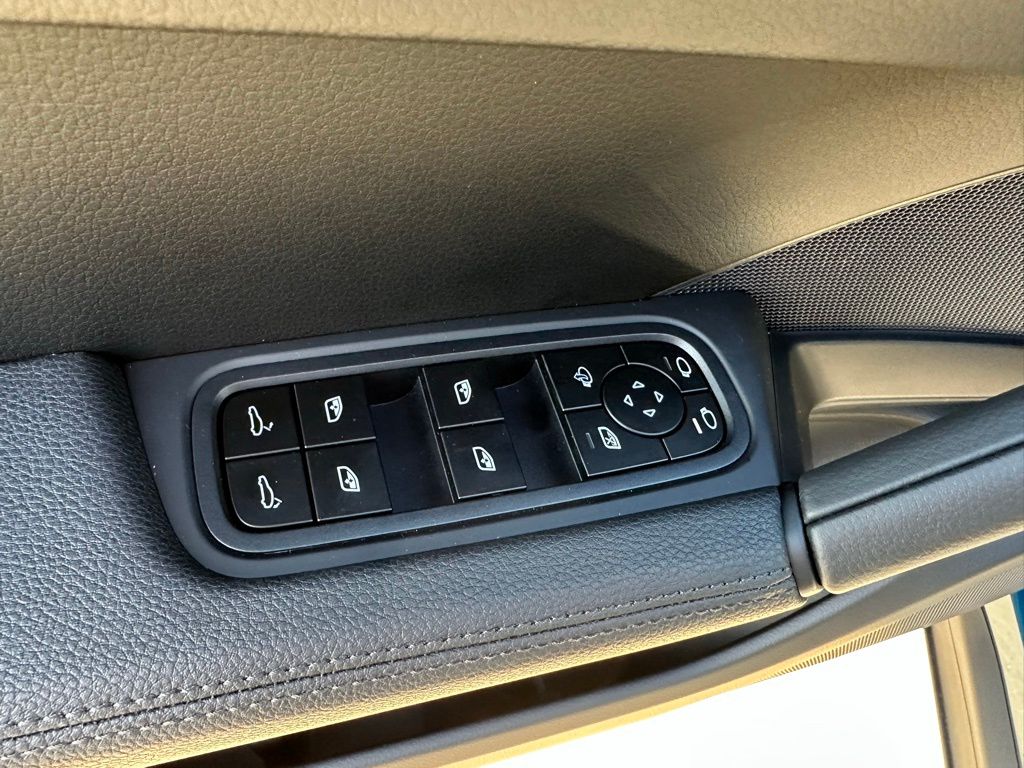 Thumbnail: 2026 Porsche Cayenne - 20