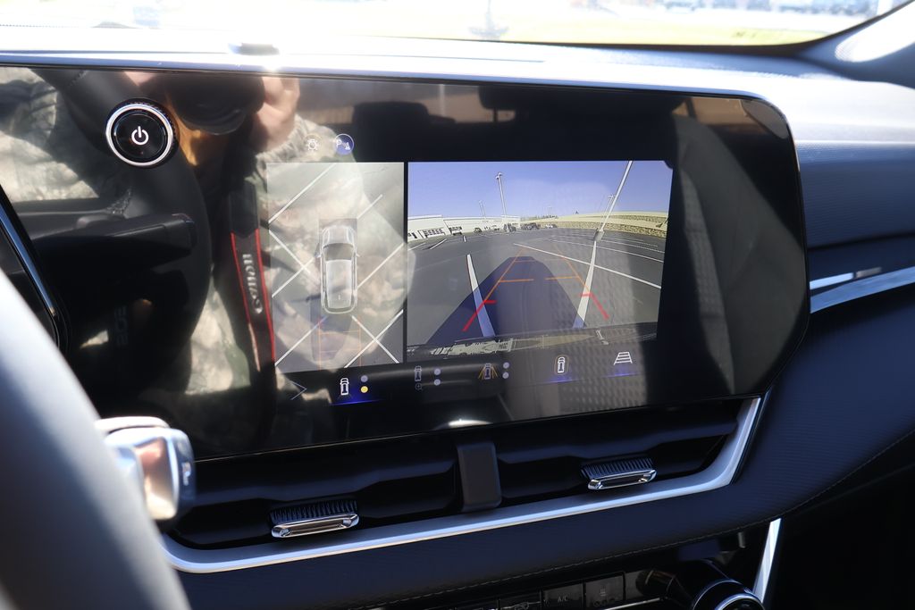 Thumbnail: 2026 Chevrolet Equinox - 25