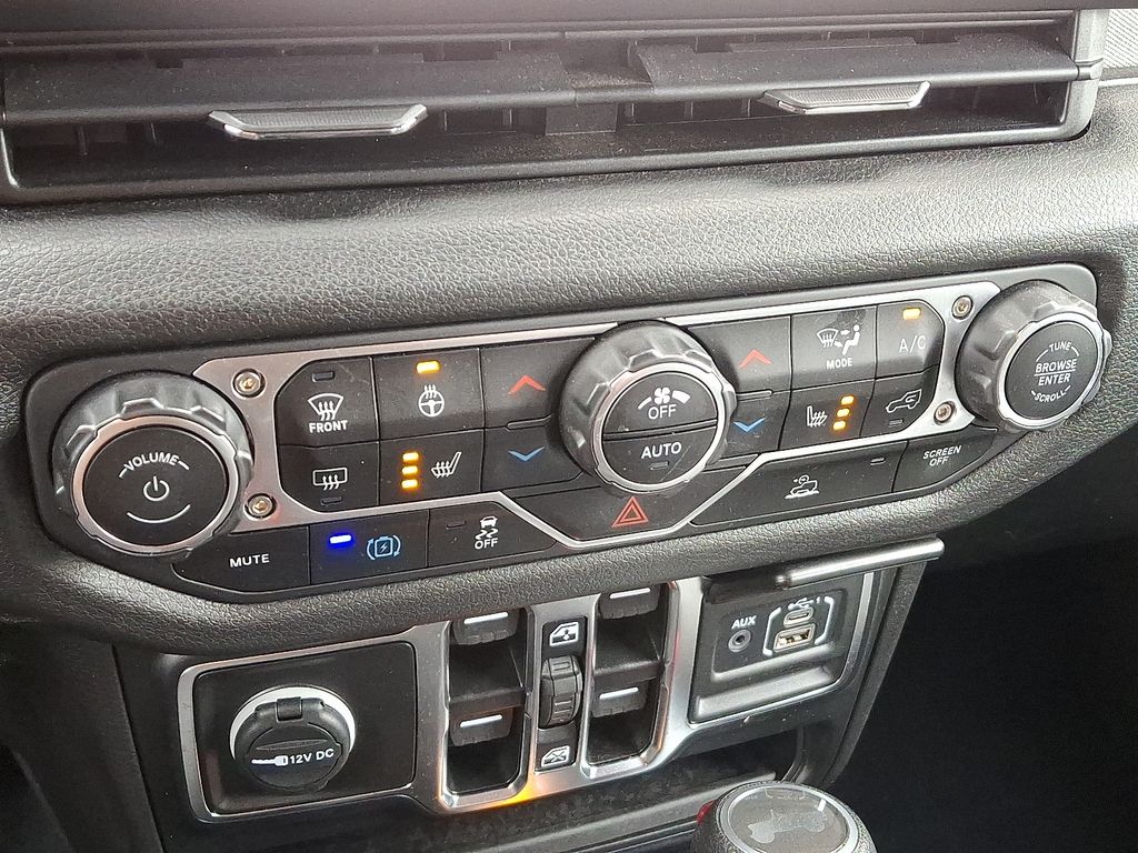 Thumbnail: 2024 Jeep Wrangler - 16