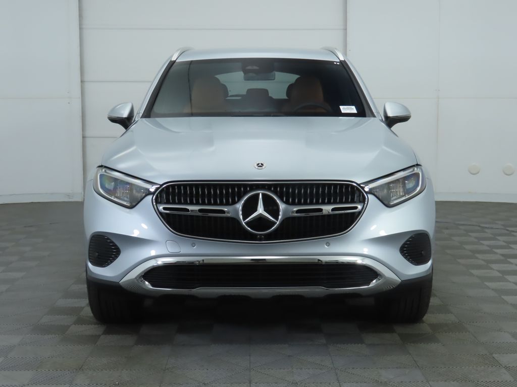 2025 Mercedes-Benz GLC 300 2