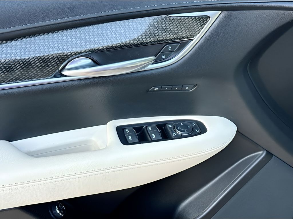 Used 2022 Red Cadillac Sport image 17