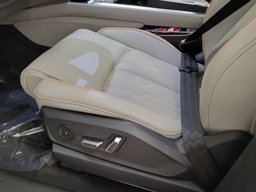 Thumbnail: 2024 Audi Q8 e-tron - 25