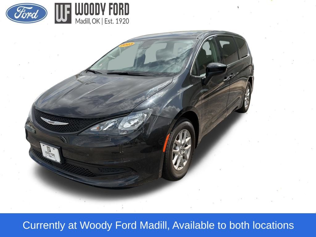 Brilliant Black Crystal Pearlcoat 2023 Chrysler Voyager LX FWD Minivan Front-Wheel Drive 9-Speed Automatic