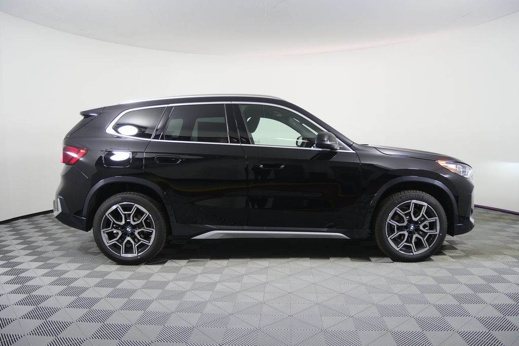 Thumbnail: 2026 BMW X1 - 2