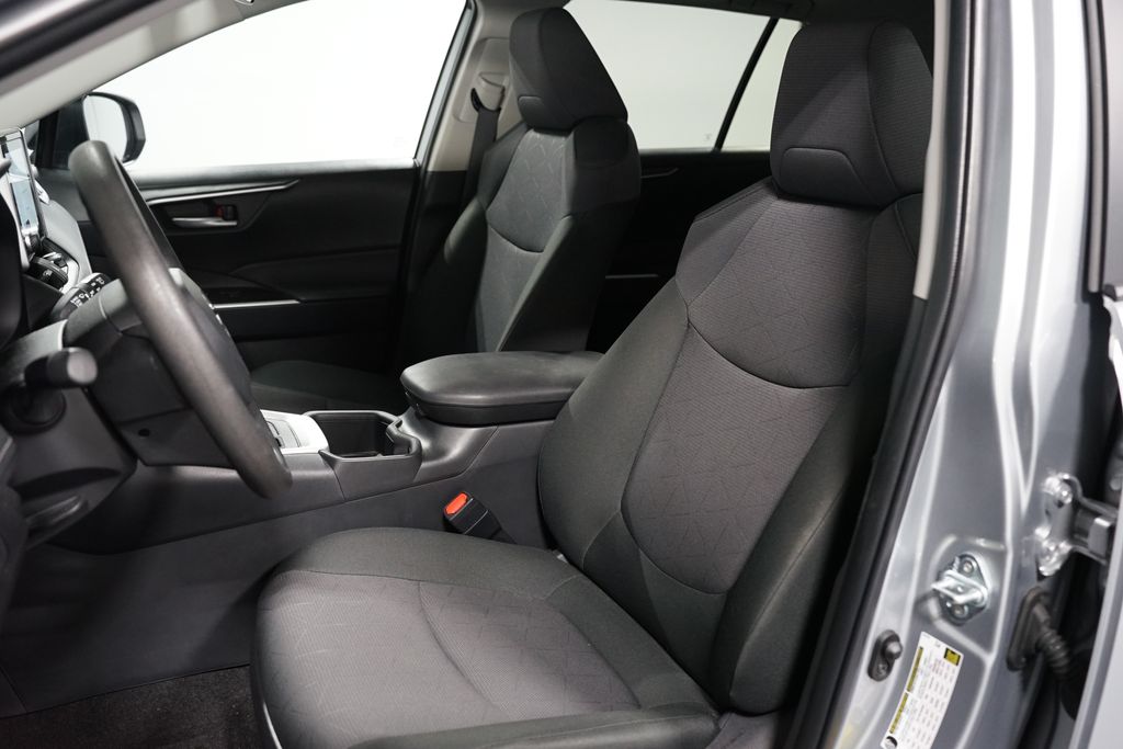 Thumbnail: 2024 Toyota RAV4 - 6