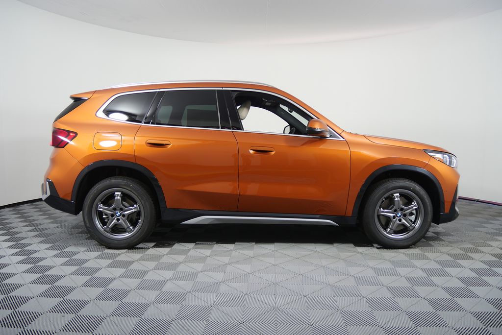 Thumbnail: 2025 BMW X1 - 2