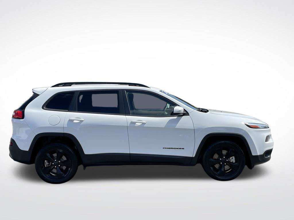 Thumbnail: 2016 Jeep Cherokee - 7