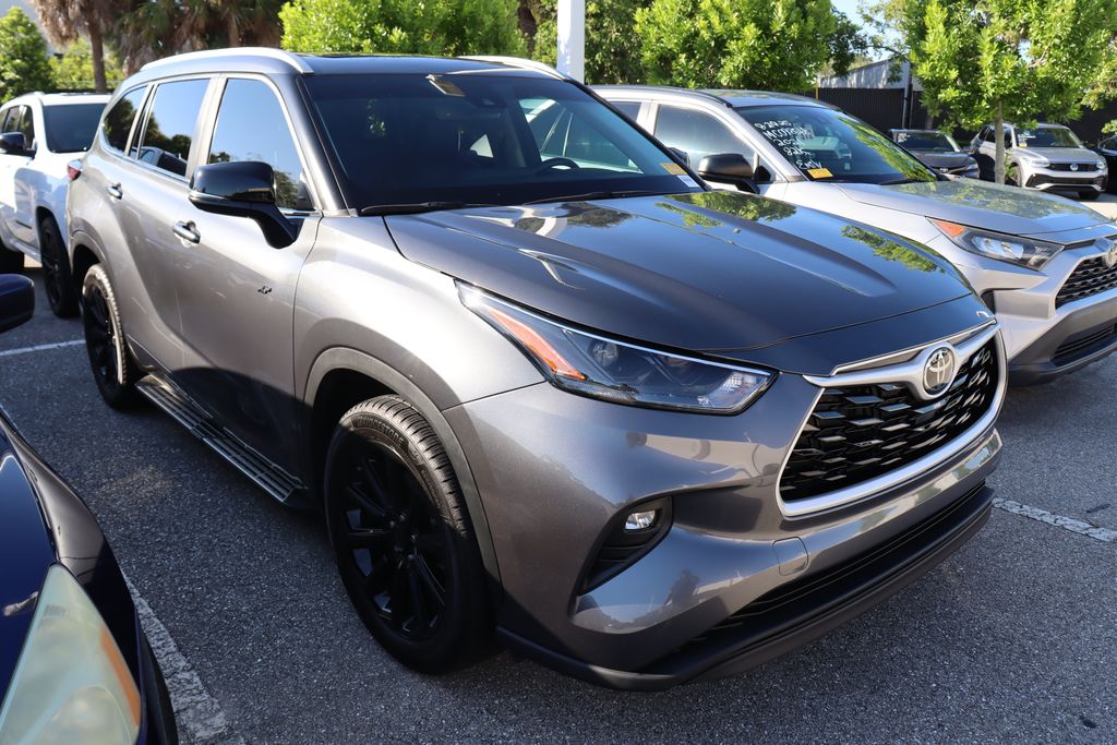 Thumbnail: 2023 Toyota Highlander - 6