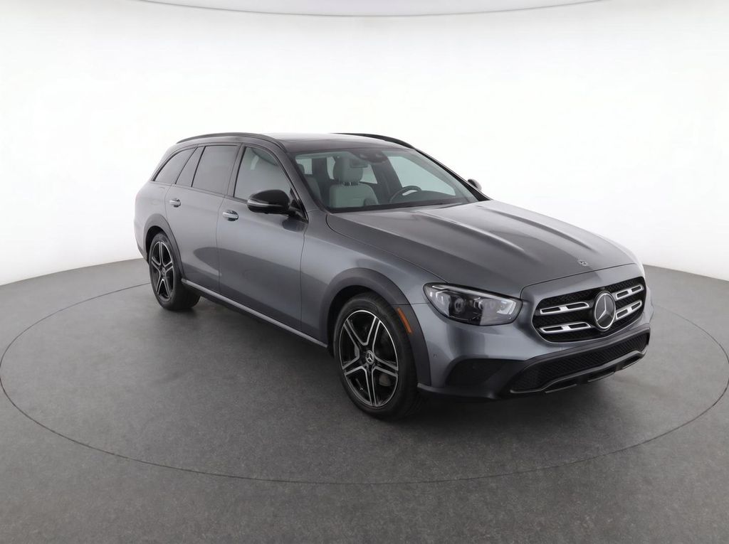 Thumbnail: 2022 Mercedes-Benz E-Class - 2