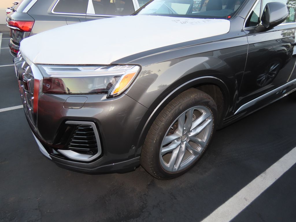 Thumbnail: 2025 Audi Q7 - 2