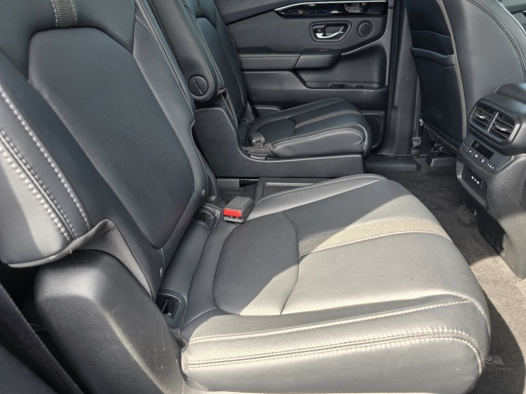 Used 2024 Black Honda EX-L image 19