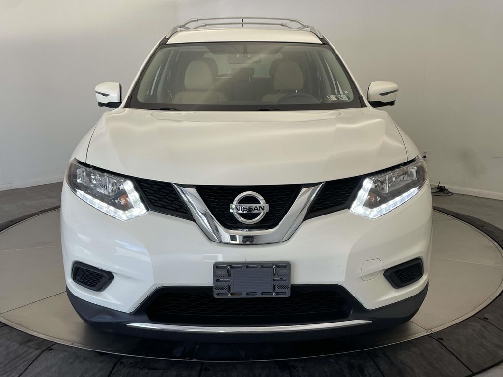 2016 Nissan Rogue SV White at Grove City Ford