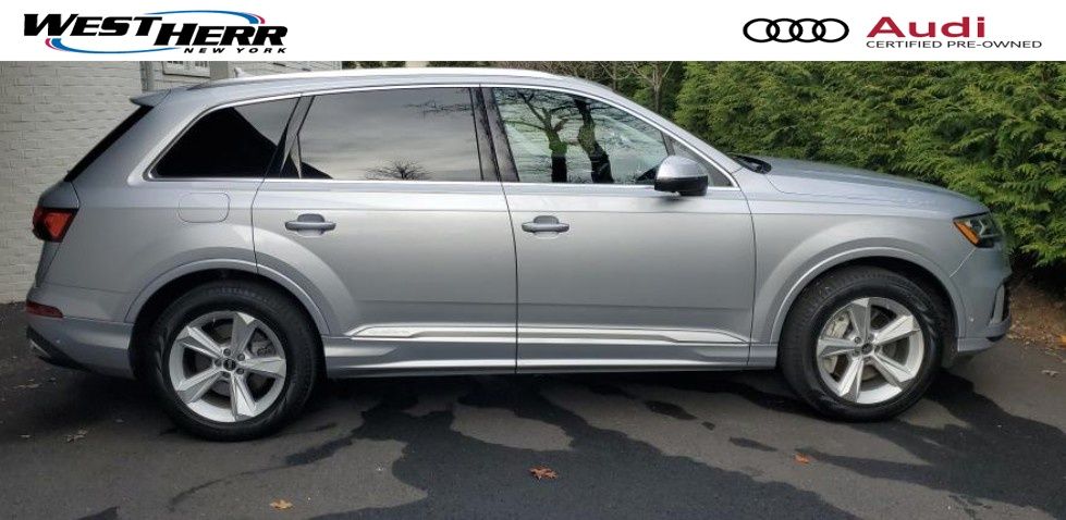 2022 Audi Q7 Premium's photo