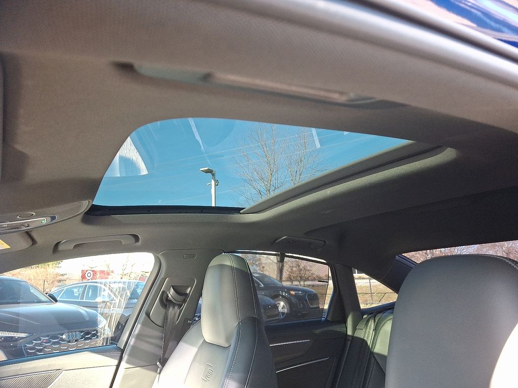 Thumbnail: 2023 Audi S6 - 15