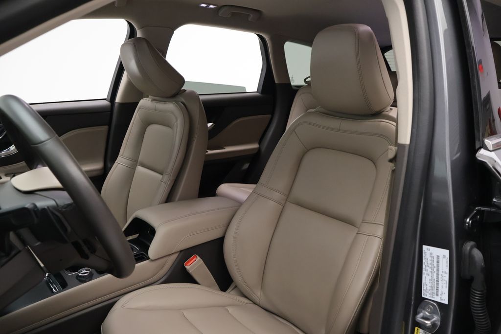 Thumbnail: 2023 Lincoln Corsair - 13