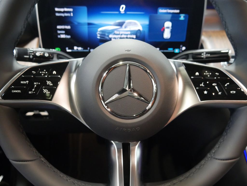 Thumbnail: 2026 Mercedes-Benz GLC - 29