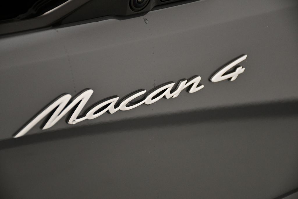 Thumbnail: 2025 Porsche Macan - 11