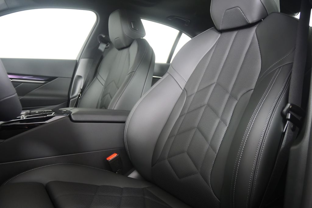Thumbnail: 2027 BMW i5 - 10
