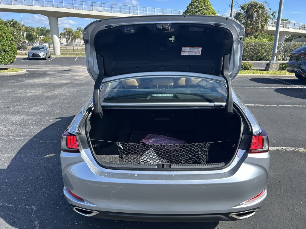 Thumbnail: 2025 Lexus ES - 13