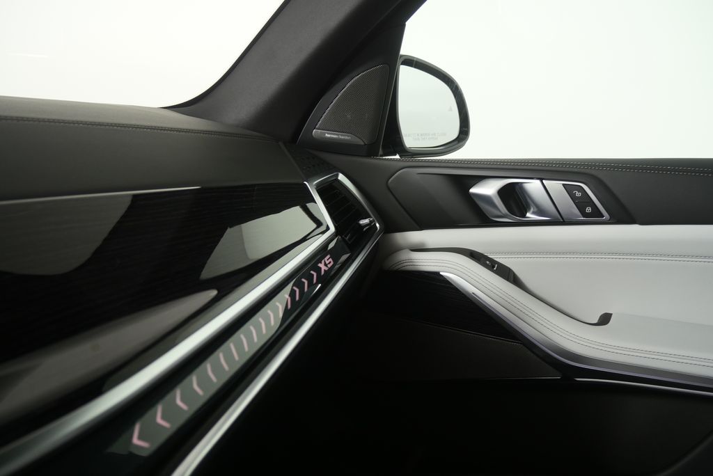Thumbnail: 2026 BMW X5 - 24