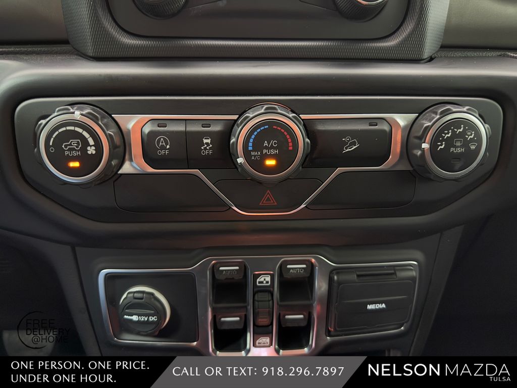 Used 2019 White Jeep Unlimited Sport S image 30