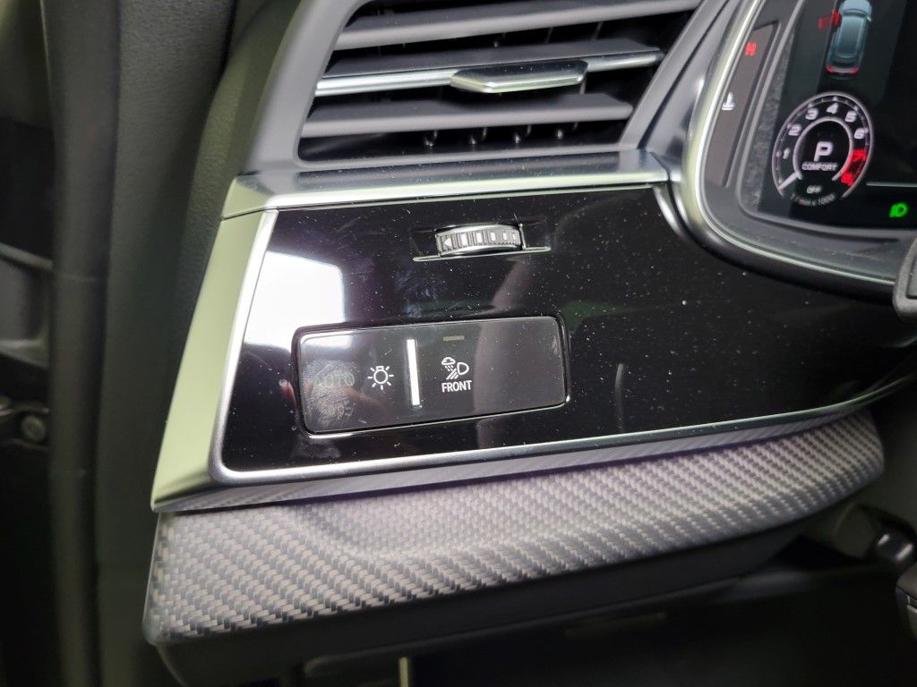 Thumbnail: 2026 Audi RS Q8 - 30