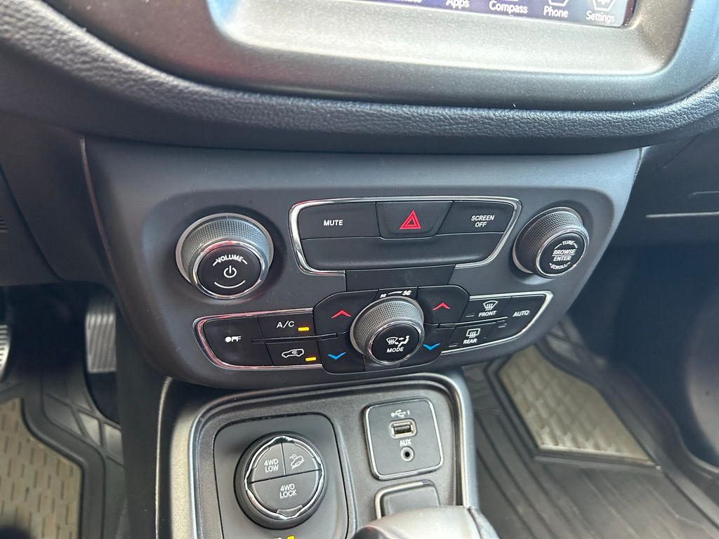 Thumbnail: 2019 Jeep Compass - 25