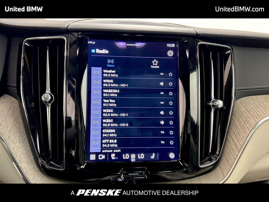 2022 Volvo XC60 B6 Inscription 16