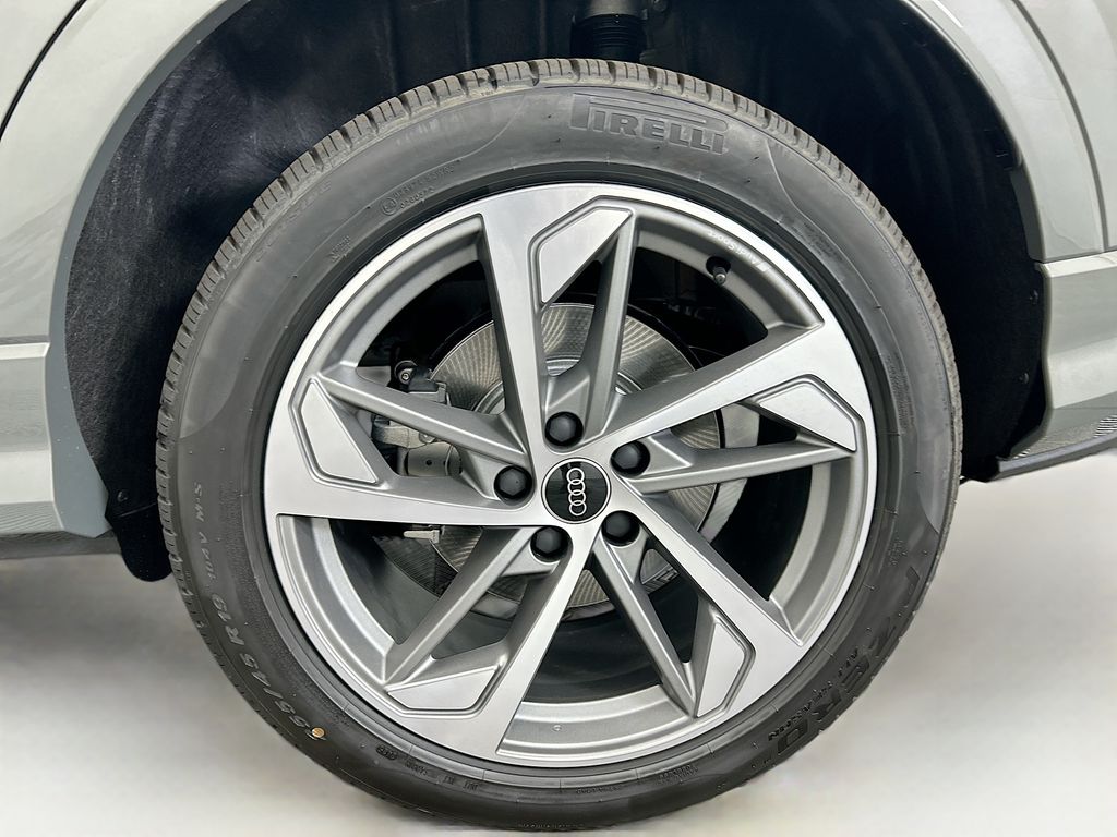 Thumbnail: 2025 Audi Q3 - 29