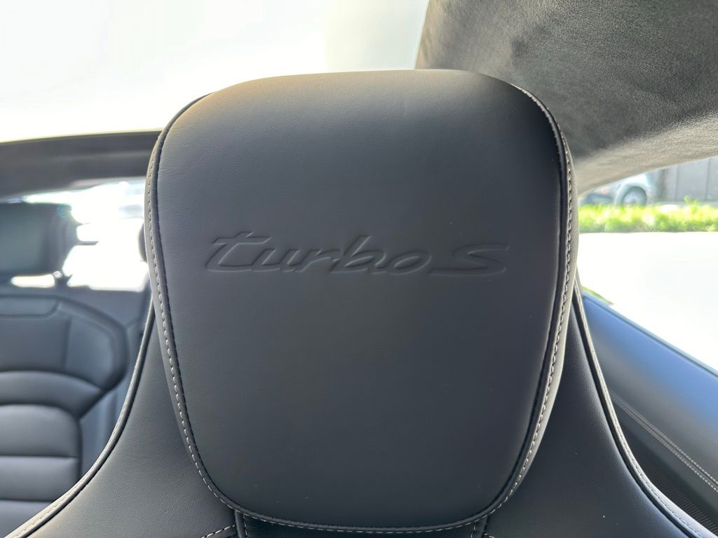 Thumbnail: 2025 Porsche Taycan - 24