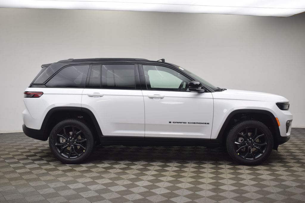 new 2025 Jeep Grand Cherokee car, priced at $50,186