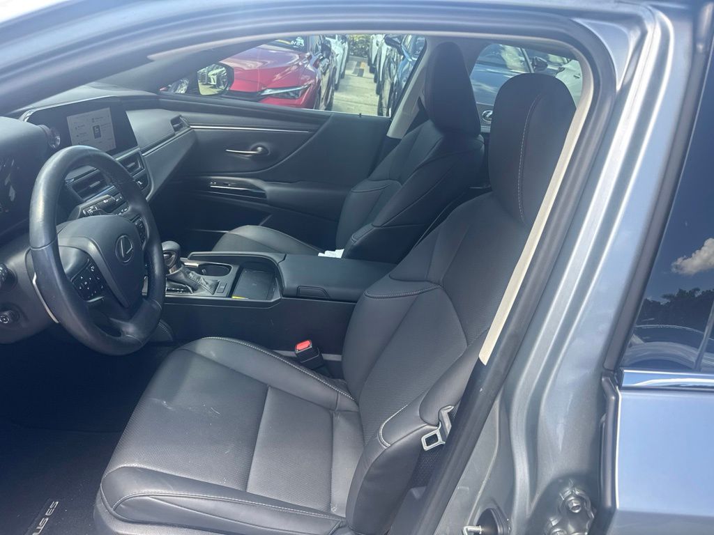 Used 2025 Silver Lexus 350 image 16